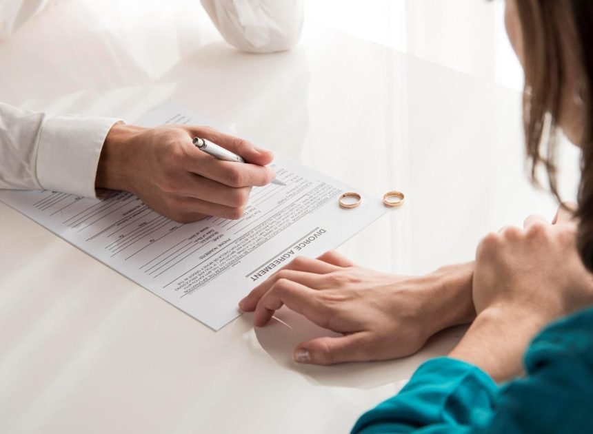 How a Divorce Attorney Helps with Legal Procedures and Paperwork