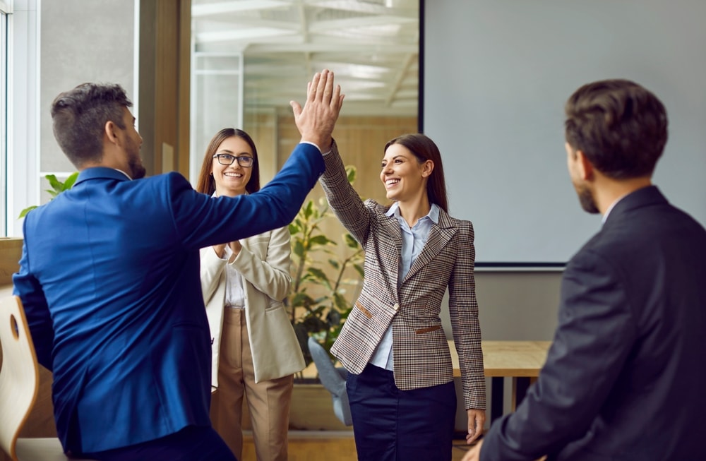 Weak Support Training: Teach Teams Better Resolution Skills